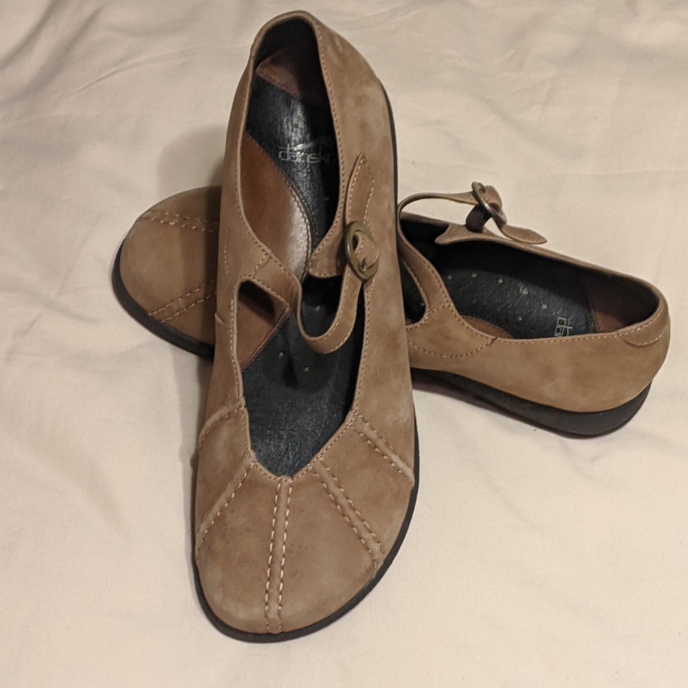 Dansko tan Mary Jane size 39